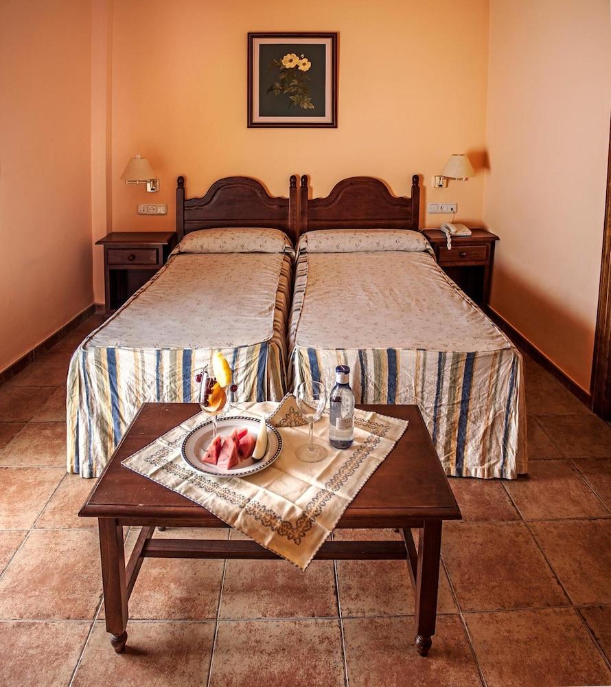 Albenzaire Hotel Asador Fuensanta  Zewnętrze zdjęcie